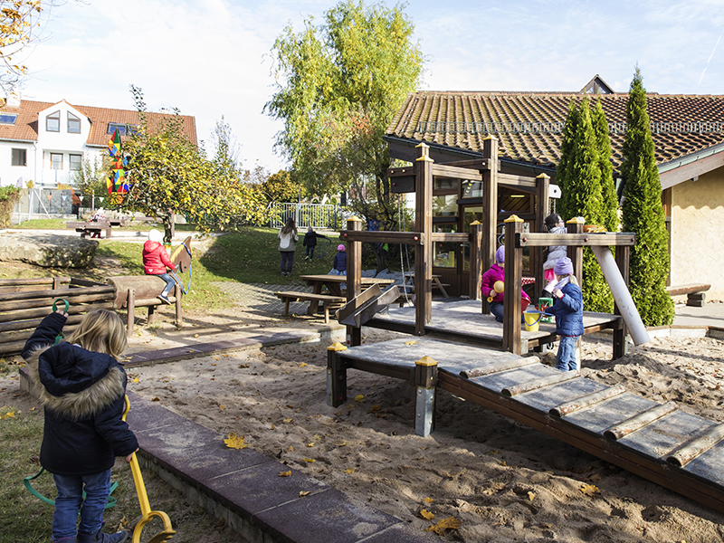 Spielende Kinder